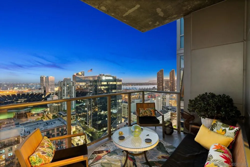 800 The Mark #2406 San Diego, CA 92101