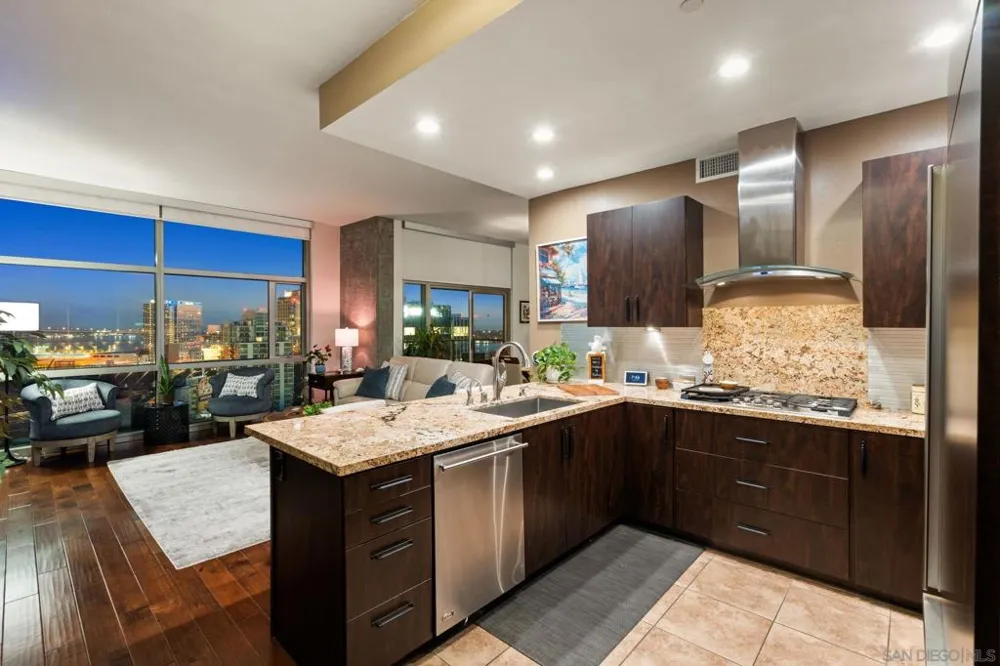 800 The Mark #2406 San Diego, CA 92101