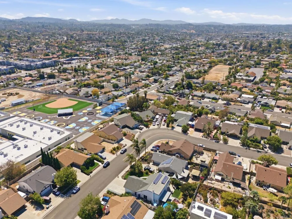 1340 Dorsey Way Vista, CA 92083