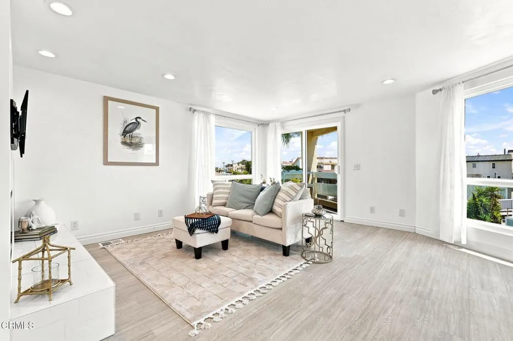 2301 Chico Court Oxnard, CA 93035