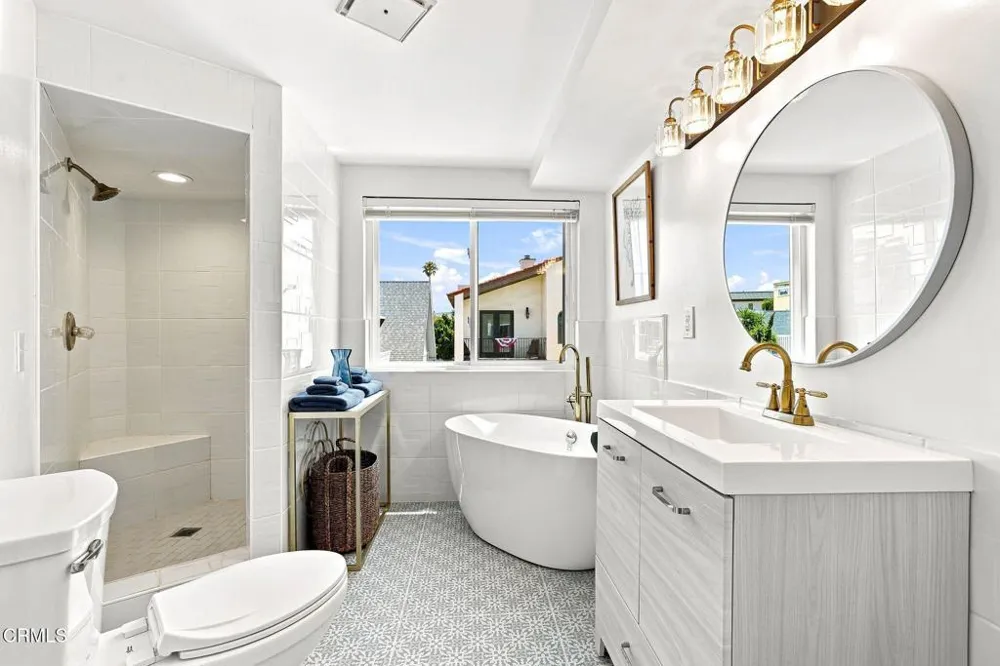 2301 Chico Court Oxnard, CA 93035