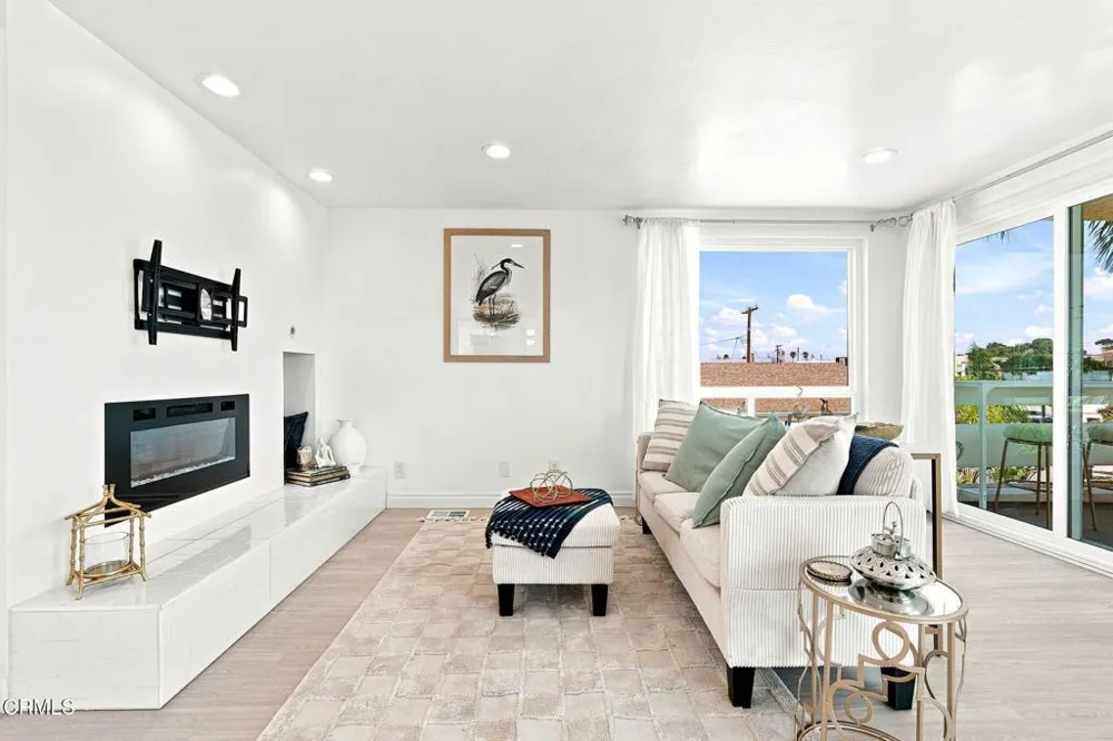 2301 Chico Court Oxnard, CA 93035