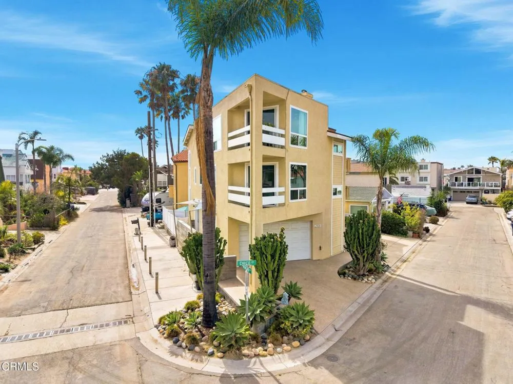 2301 Chico Court Oxnard, CA 93035