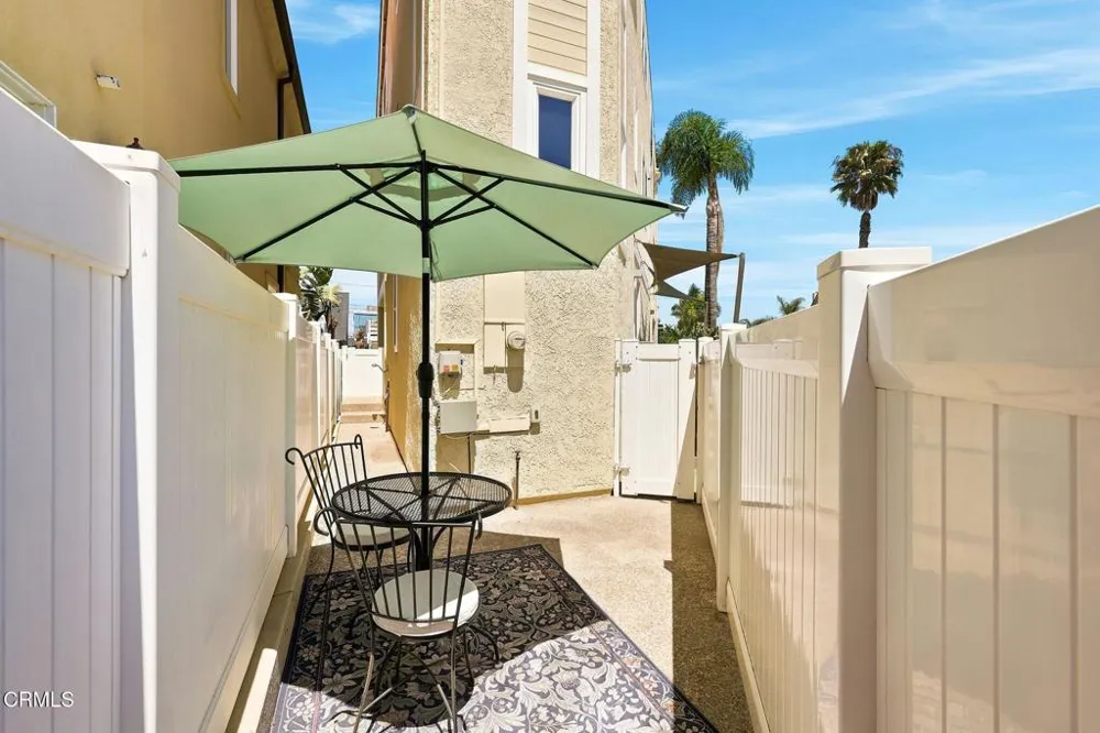 2301 Chico Court Oxnard, CA 93035