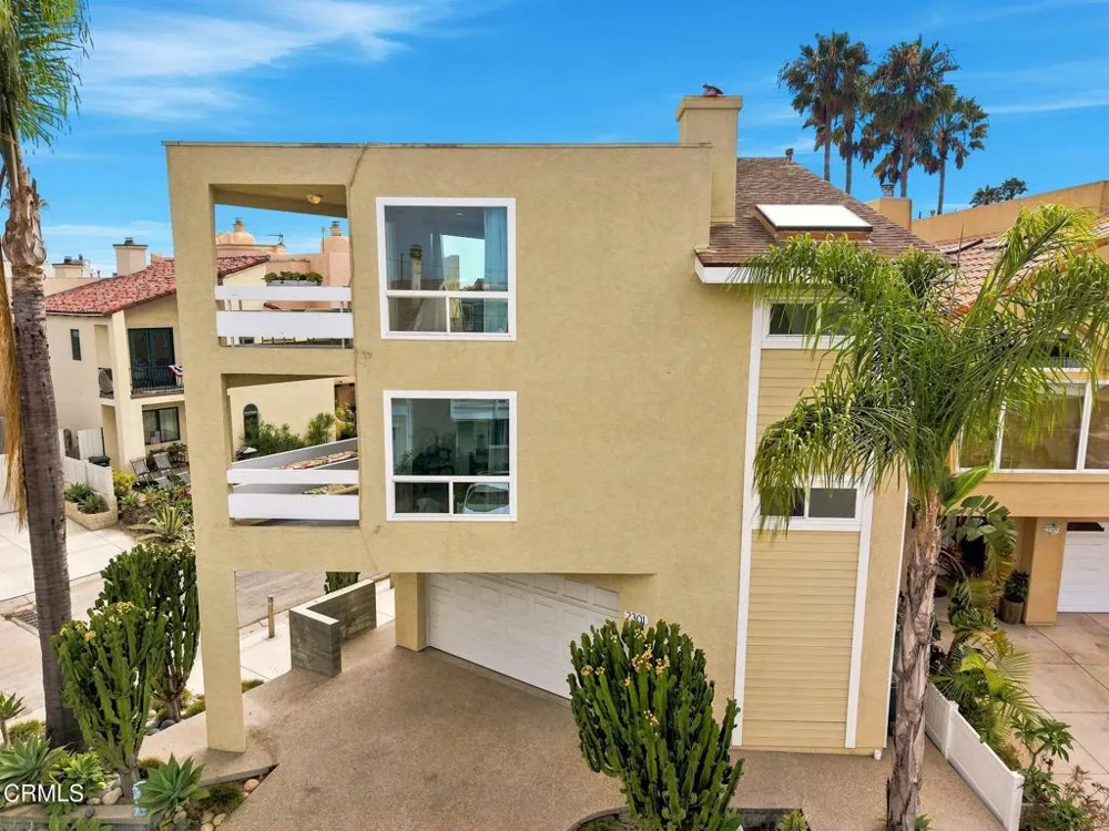 2301 Chico Court Oxnard, CA 93035