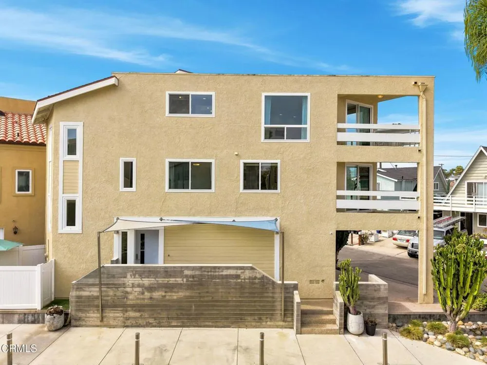 2301 Chico Court Oxnard, CA 93035