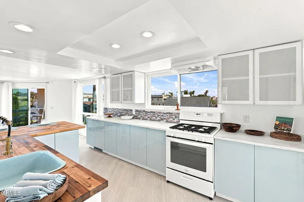 2301 Chico Court Oxnard, CA 93035