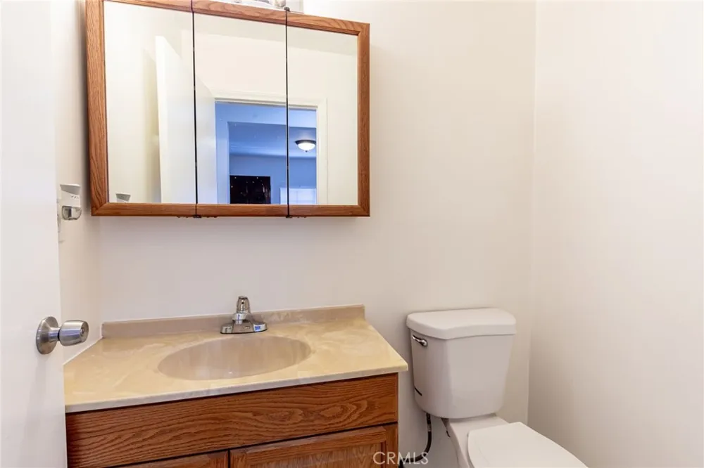 4100 Shelburn Court Los Angeles, CA 90065