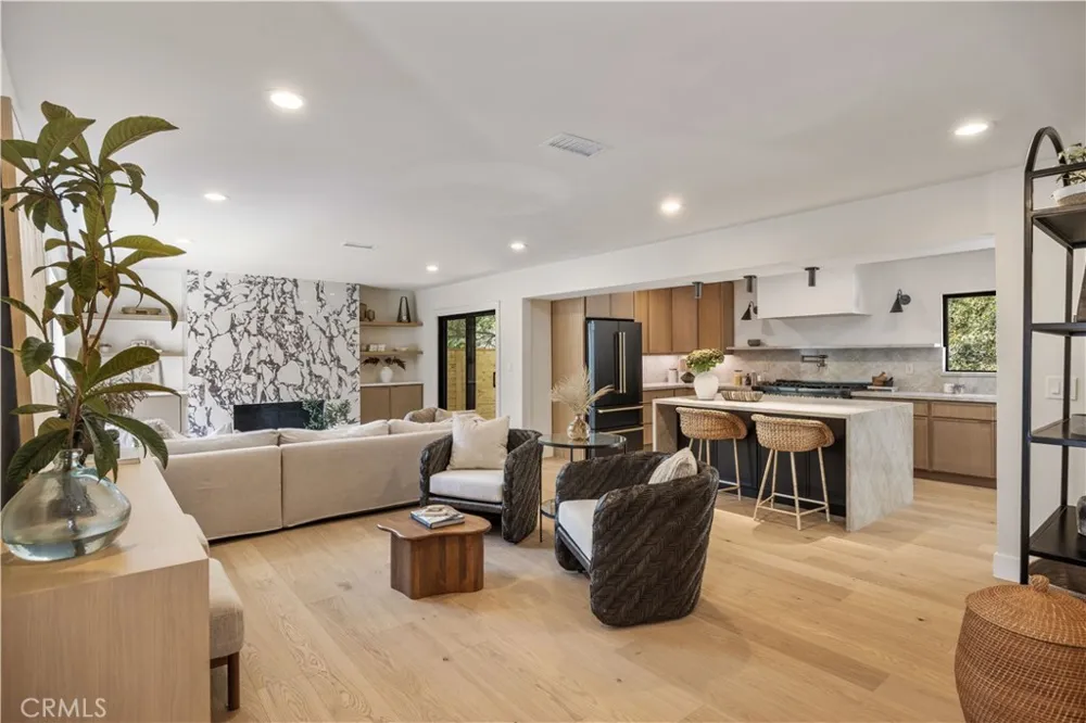 1643 San Ysidro Drive Beverly Hills, CA 90210