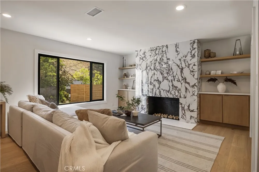 1643 San Ysidro Drive Beverly Hills, CA 90210