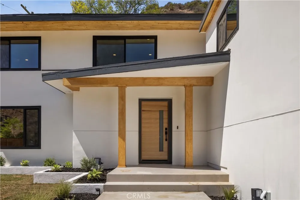 1643 San Ysidro Drive Beverly Hills, CA 90210
