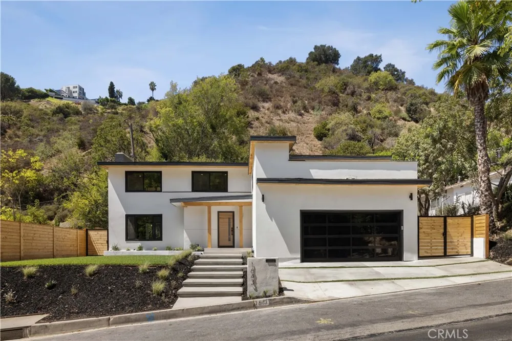 1643 San Ysidro Drive Beverly Hills, CA 90210