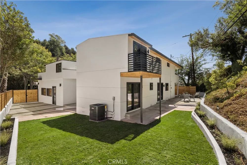 1643 San Ysidro Drive Beverly Hills, CA 90210
