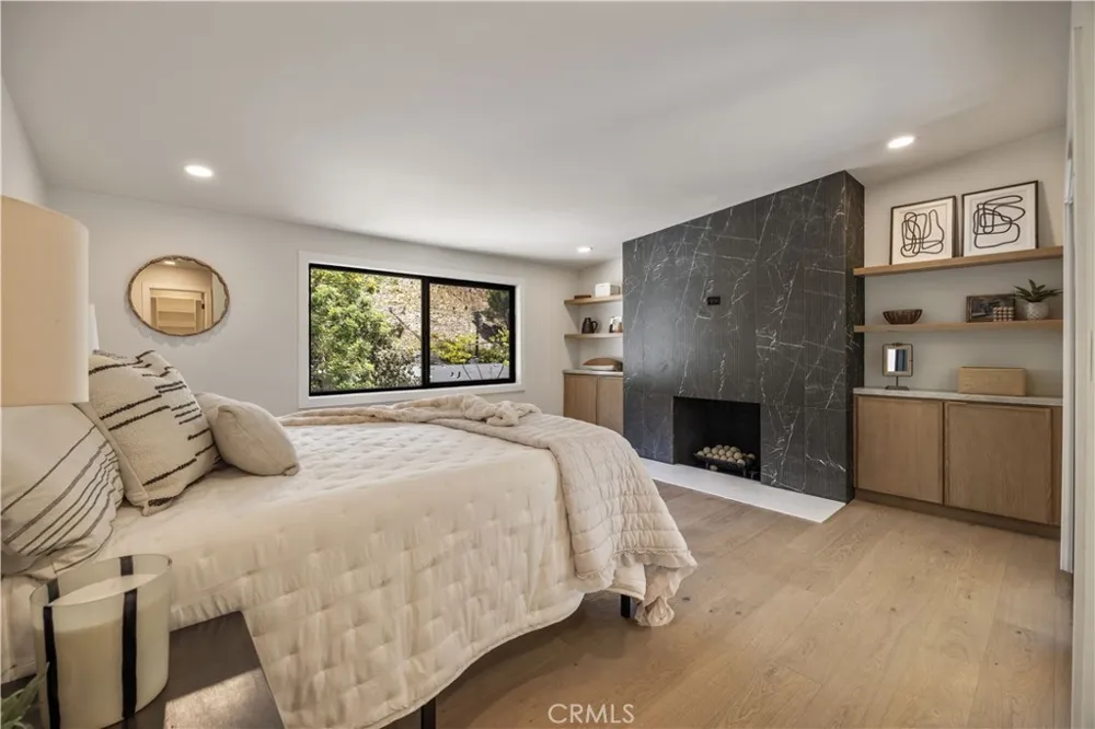 1643 San Ysidro Drive Beverly Hills, CA 90210