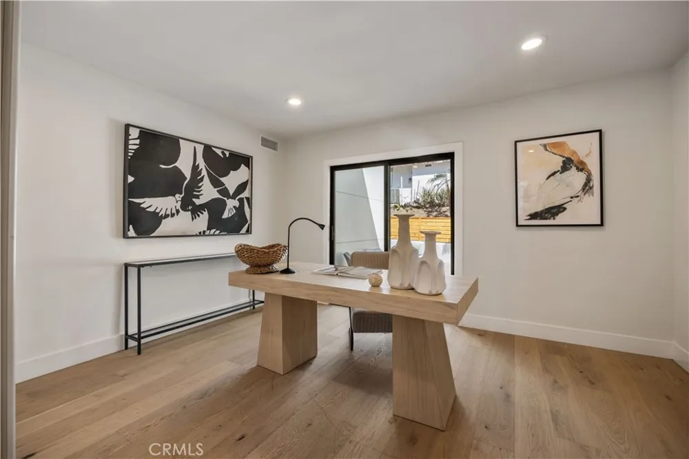 1643 San Ysidro Drive Beverly Hills, CA 90210