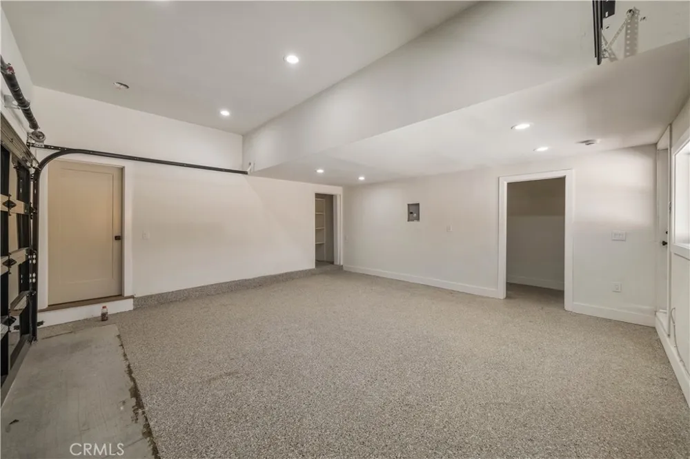 1643 San Ysidro Drive Beverly Hills, CA 90210