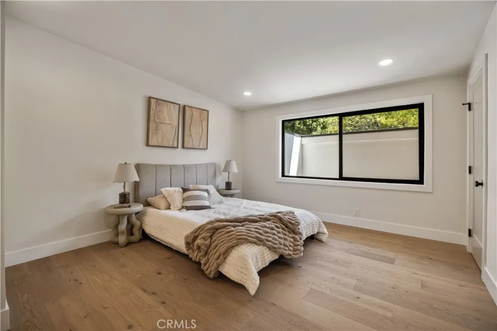 1643 San Ysidro Drive Beverly Hills, CA 90210