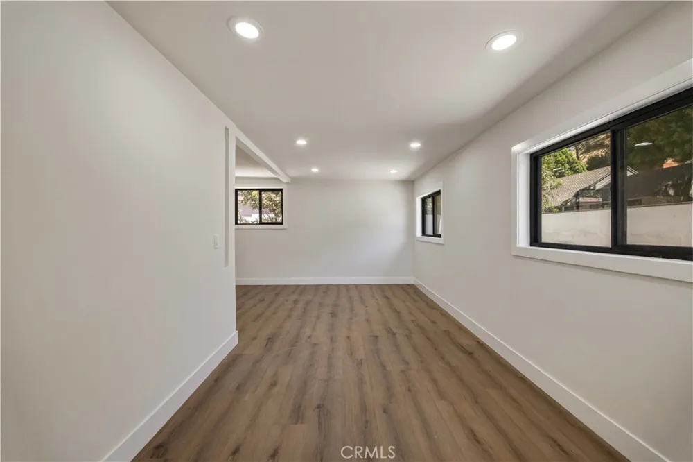 1643 San Ysidro Drive Beverly Hills, CA 90210