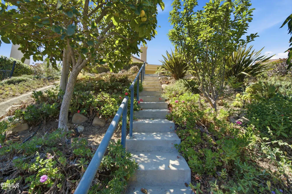 853 Vista Grande Drive Santa Paula, CA 93060