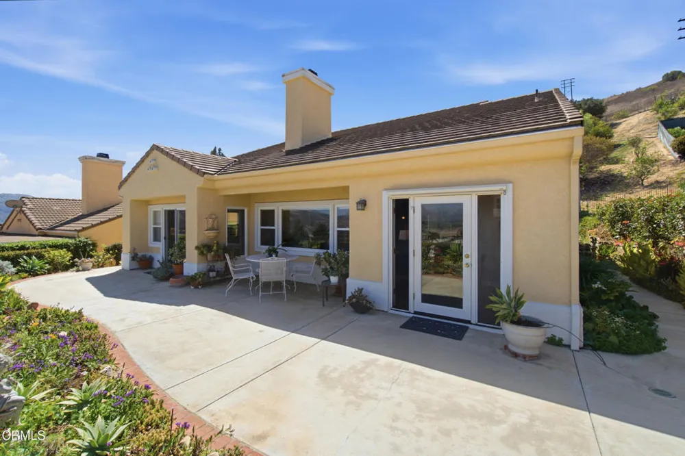 853 Vista Grande Drive Santa Paula, CA 93060