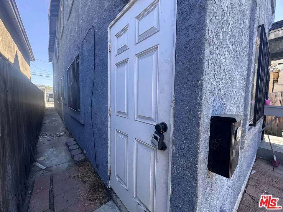 10406 Avalon Boulevard Los Angeles, CA 90003