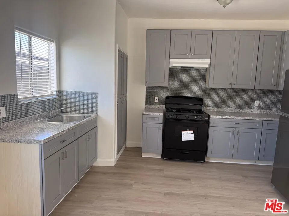 10406 Avalon Boulevard Los Angeles, CA 90003