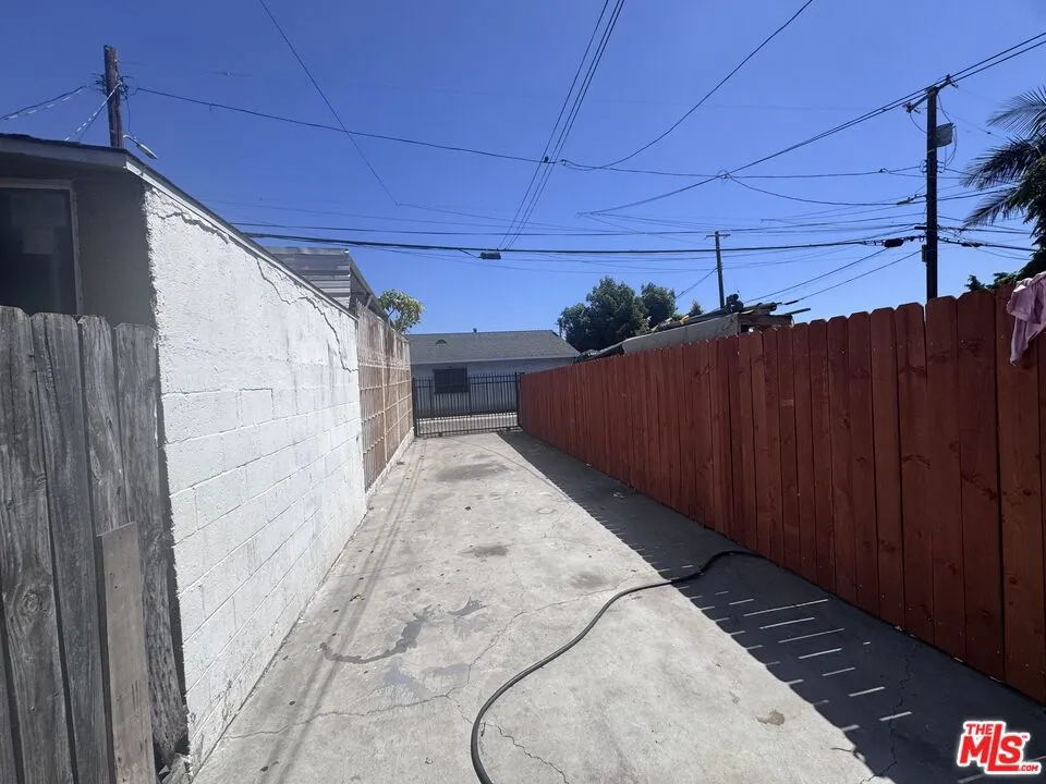 10406 Avalon Boulevard Los Angeles, CA 90003