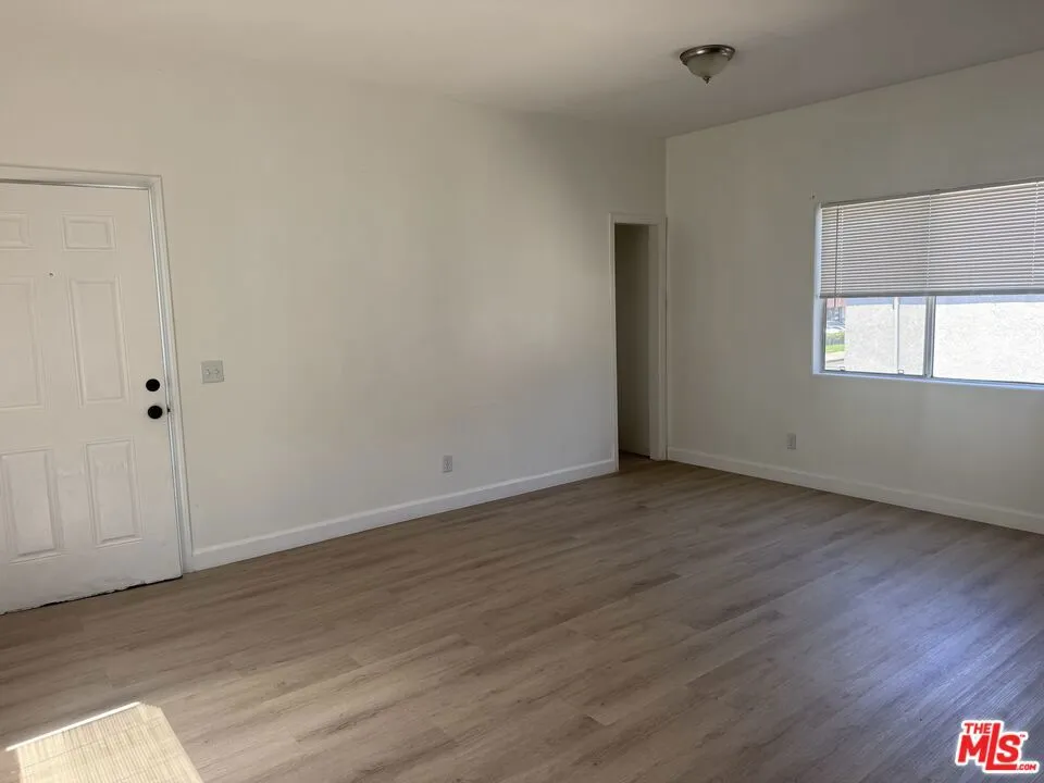 10406 Avalon Boulevard Los Angeles, CA 90003