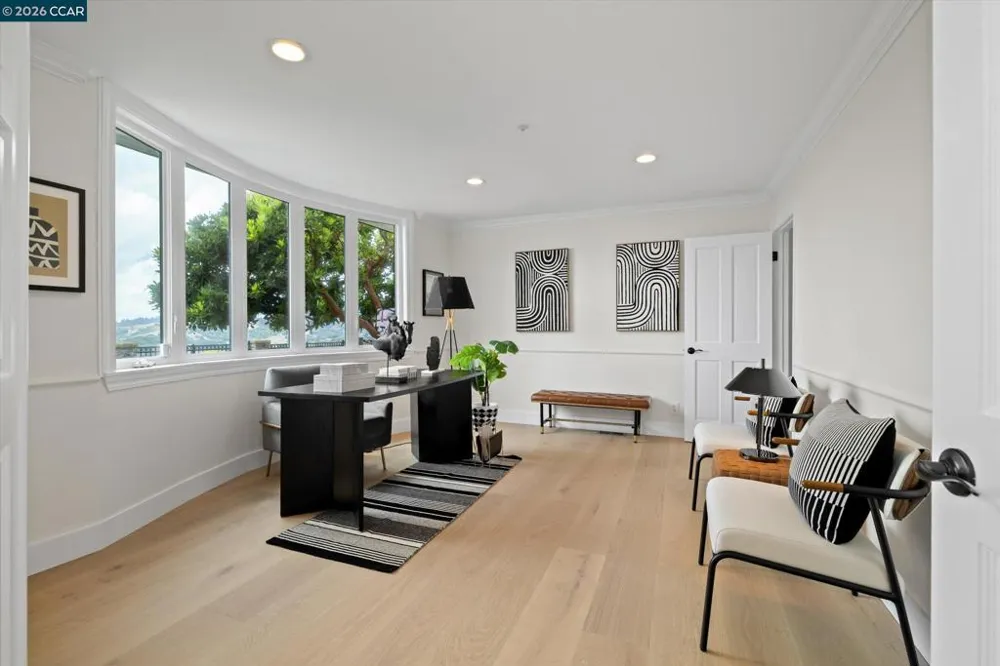 83 Donald Dr Orinda, CA 94563