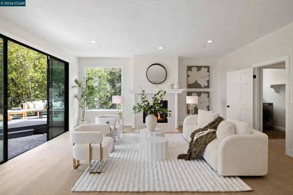83 Donald Dr Orinda, CA 94563