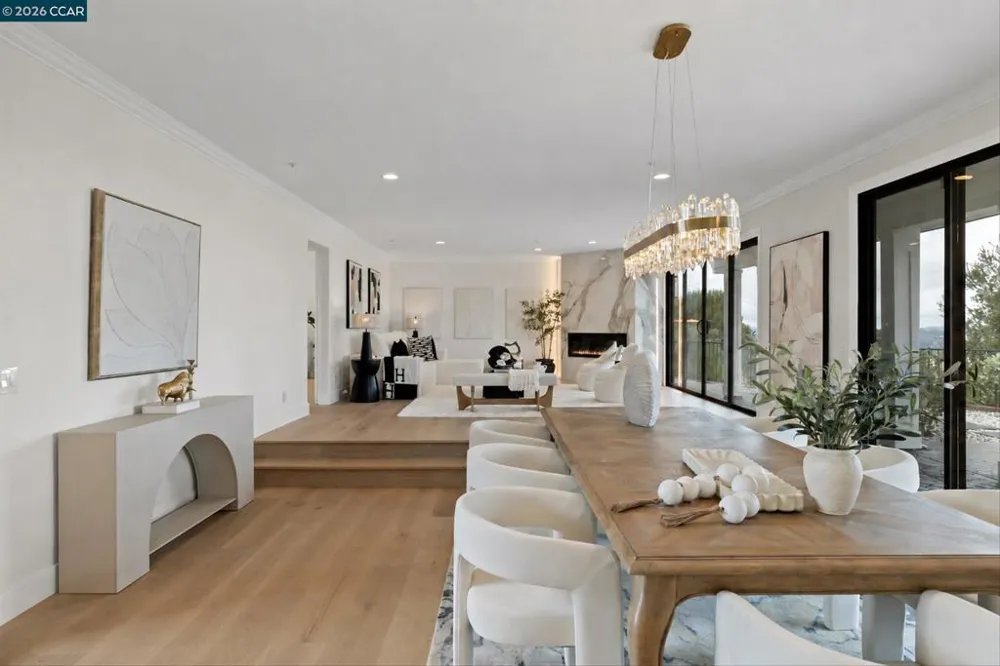 83 Donald Dr Orinda, CA 94563