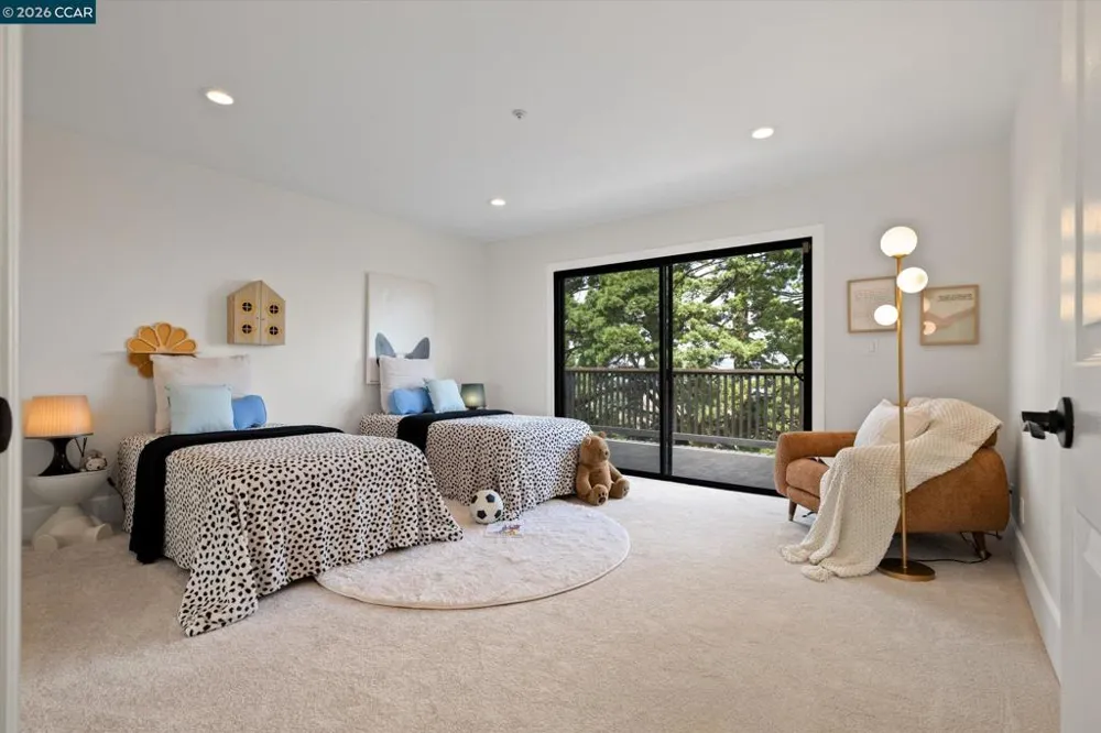 83 Donald Dr Orinda, CA 94563