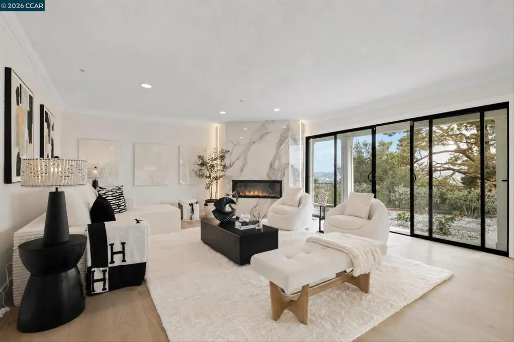 83 Donald Dr Orinda, CA 94563