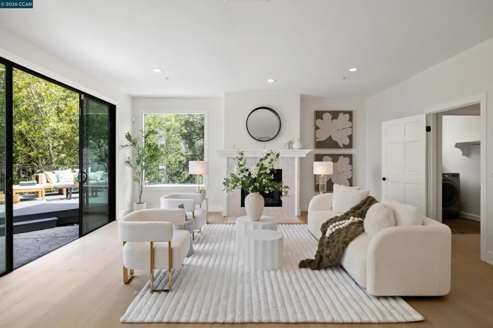 83 Donald Dr Orinda, CA 94563