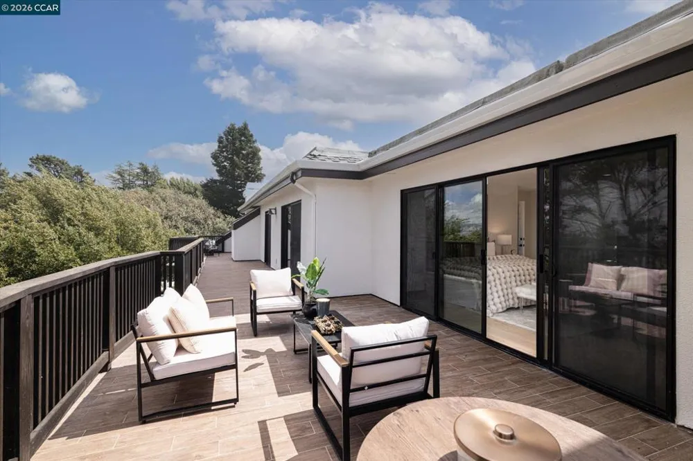 83 Donald Dr Orinda, CA 94563