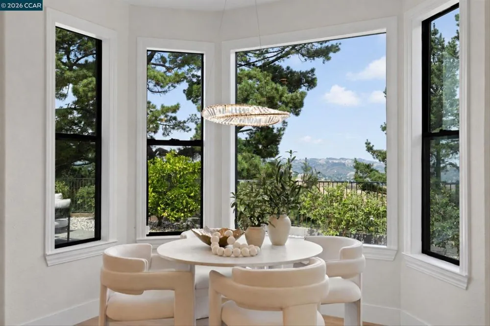 83 Donald Dr Orinda, CA 94563