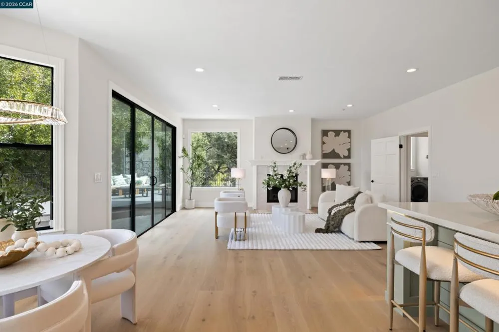 83 Donald Dr Orinda, CA 94563