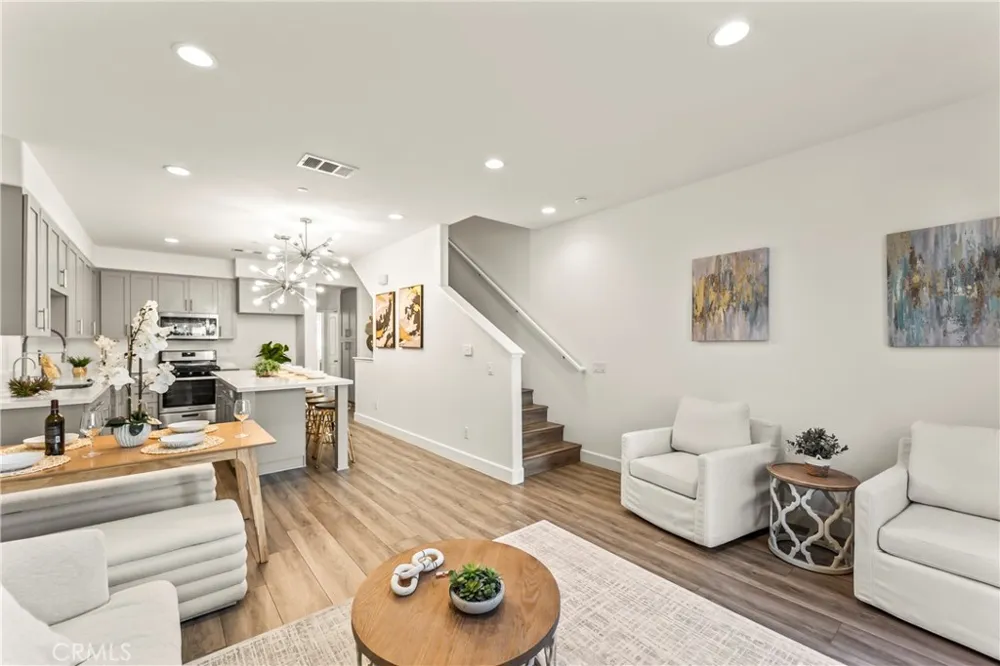 116 6th #B Montebello, CA 90640