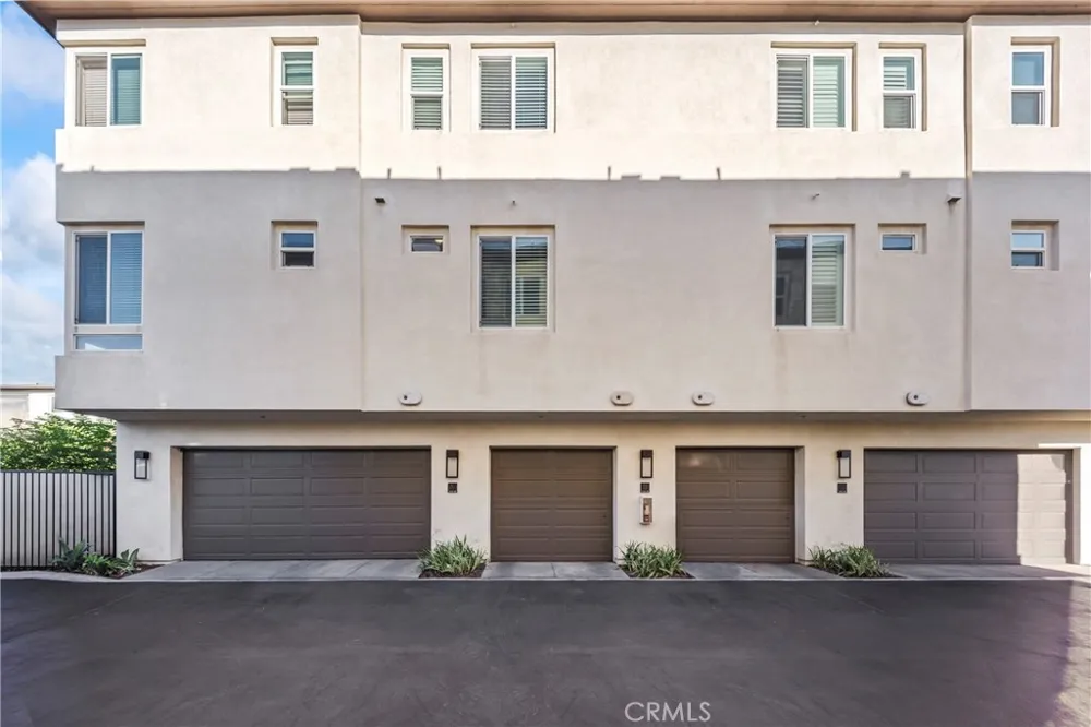 116 6th #B Montebello, CA 90640