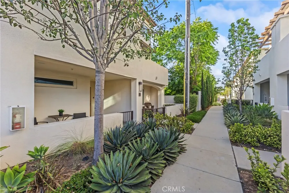 116 6th #B Montebello, CA 90640
