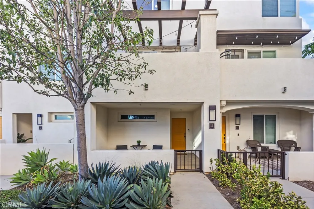 116 6th #B Montebello, CA 90640