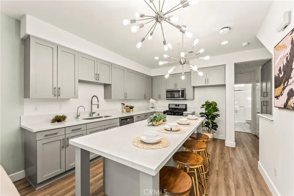 116 6th #B Montebello, CA 90640