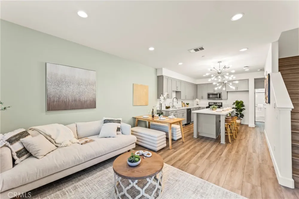 116 6th #B Montebello, CA 90640