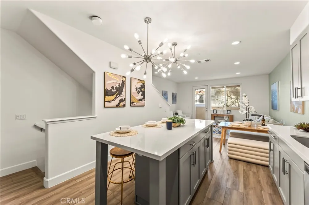 116 6th #B Montebello, CA 90640