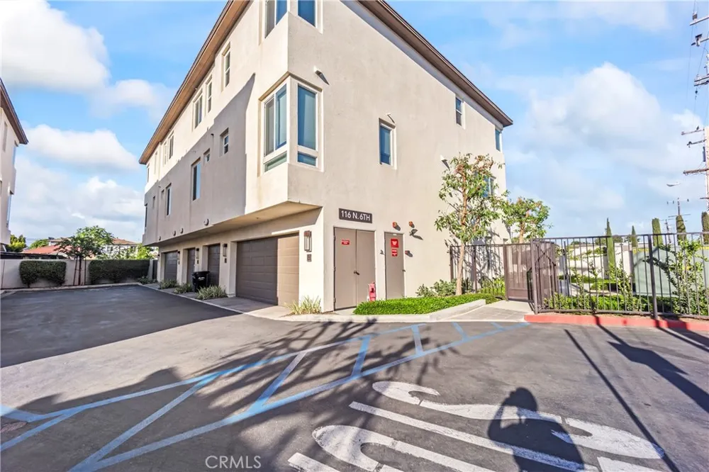 116 6th #B Montebello, CA 90640
