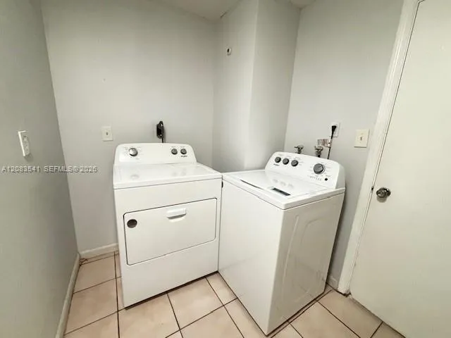 6241 SW #8 North Lauderdale, FL 33068