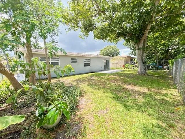 6241 SW #8 North Lauderdale, FL 33068