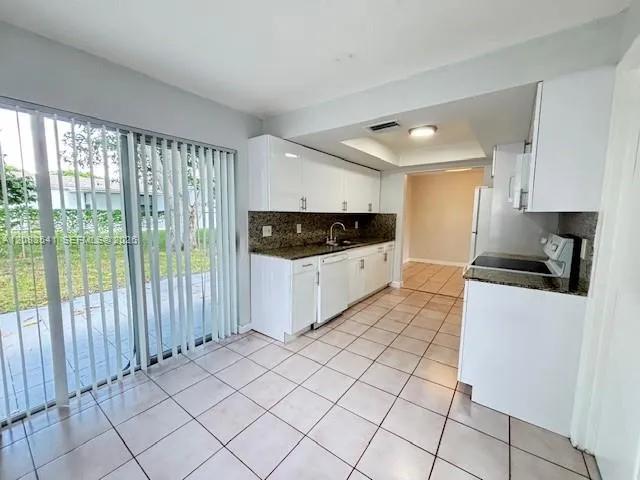 6241 SW #8 North Lauderdale, FL 33068