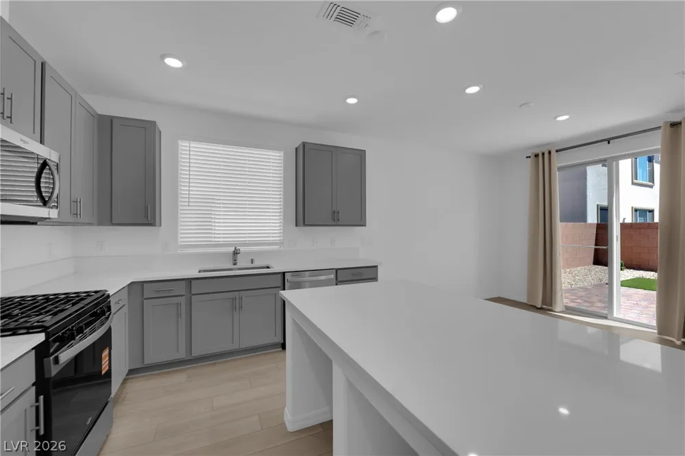 5925 Obsidian Sky Avenue Las Vegas, NV 89141