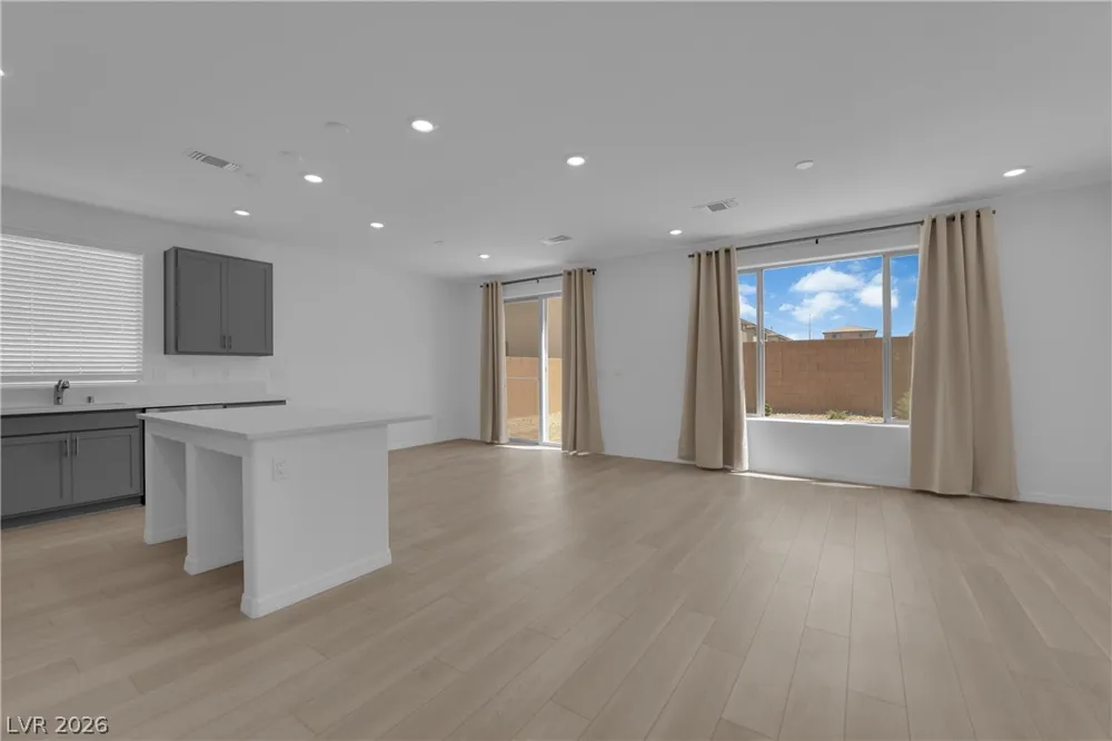 5925 Obsidian Sky Avenue Las Vegas, NV 89141